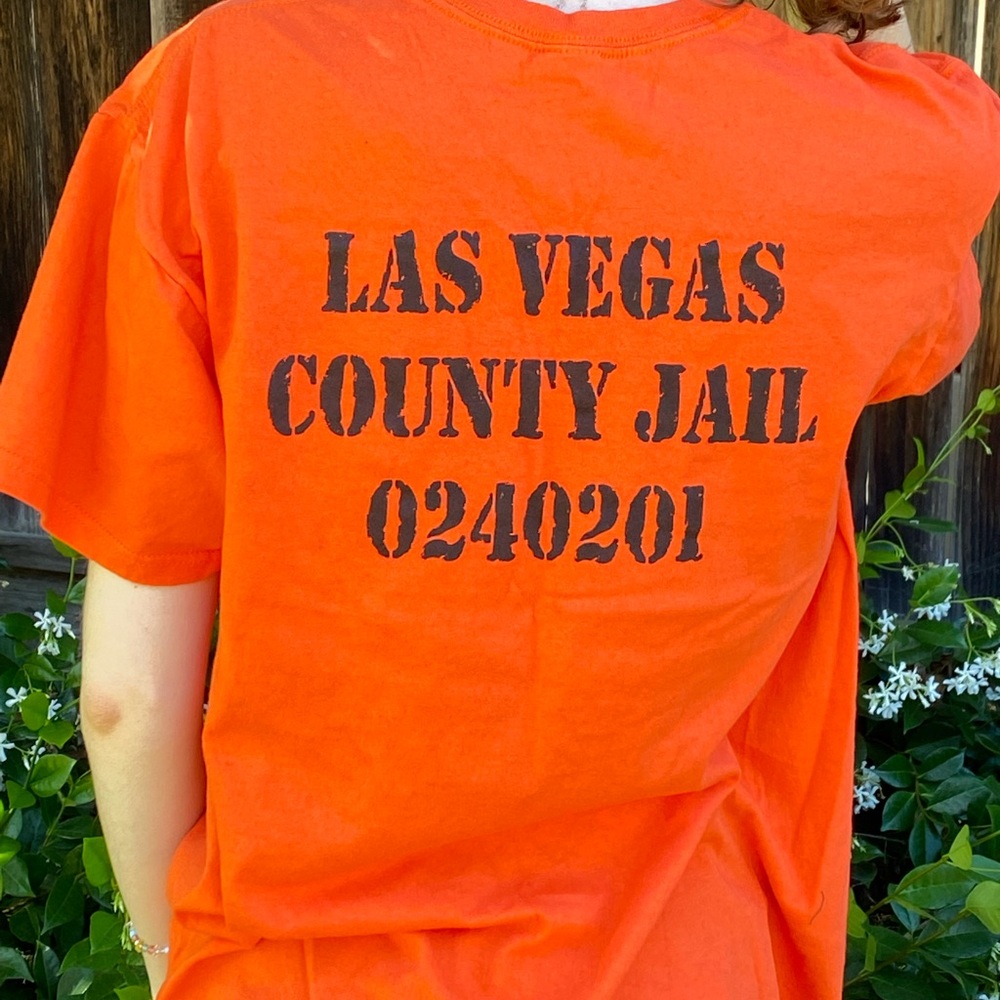orange tshirt